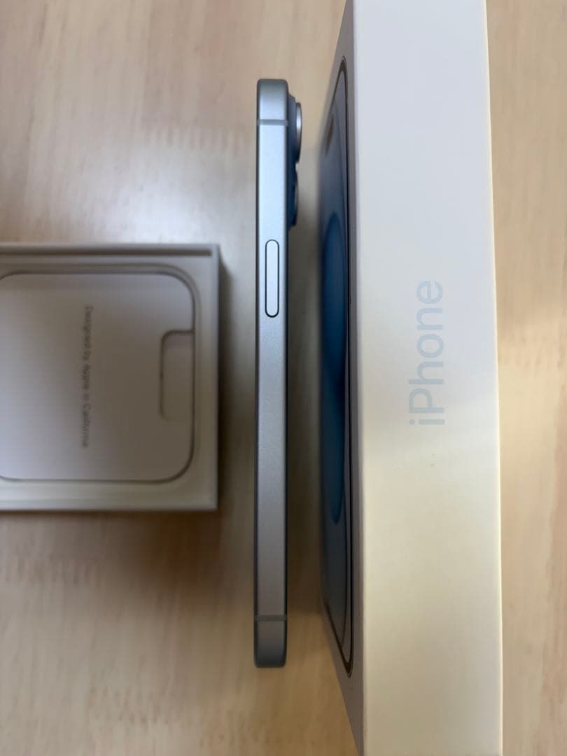 【美品】iPhone 15 128GB ブルーSIMフリー