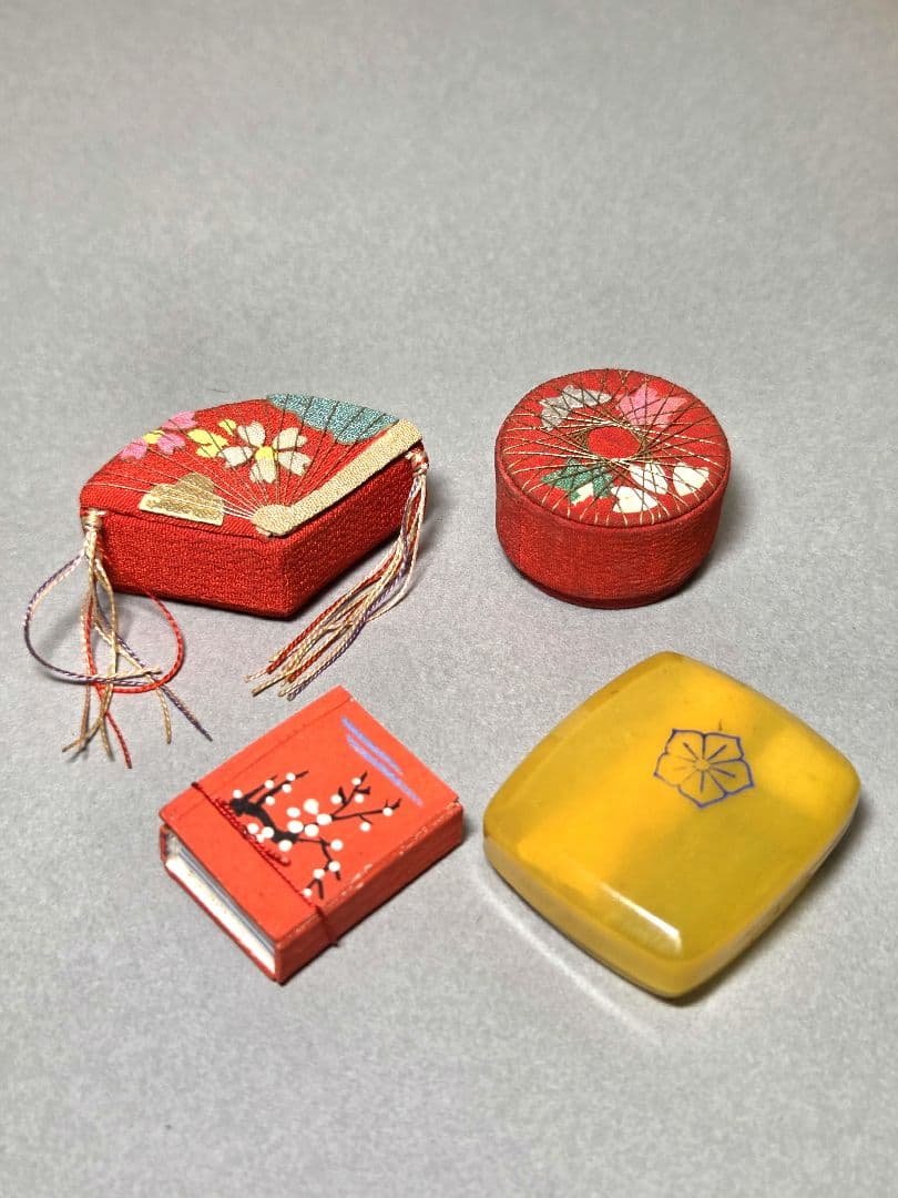 古い小さな小さな雛道具　江戸細工　招き猫他いろいろ　郷土玩具