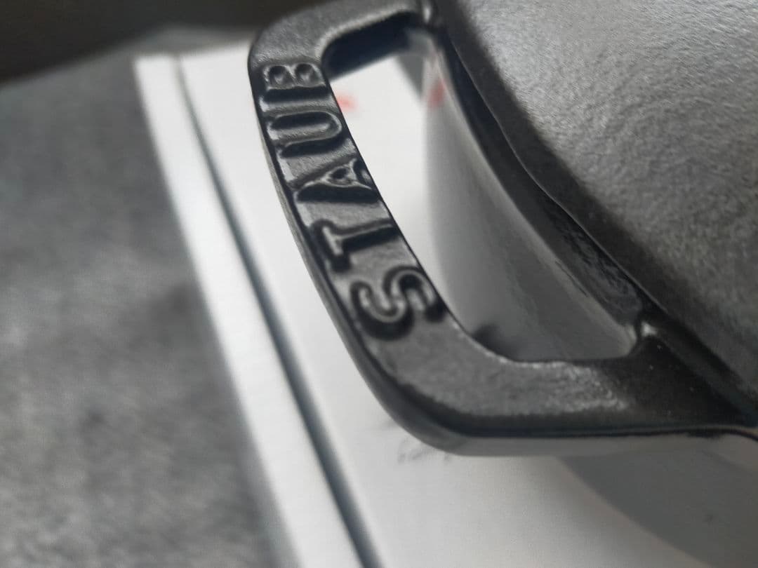 Staub　ワナベ　S　ブラック