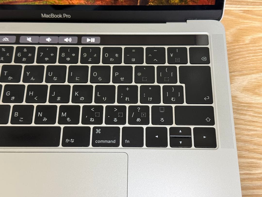 MacBook Pro13.3㌅2018 i7/16GB/256GB A1989
