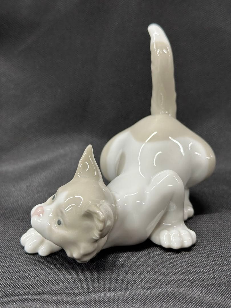 【保管品】LLADRO リヤドロ　猫　ネコ　子猫　仔猫　置物　陶器　インテリア