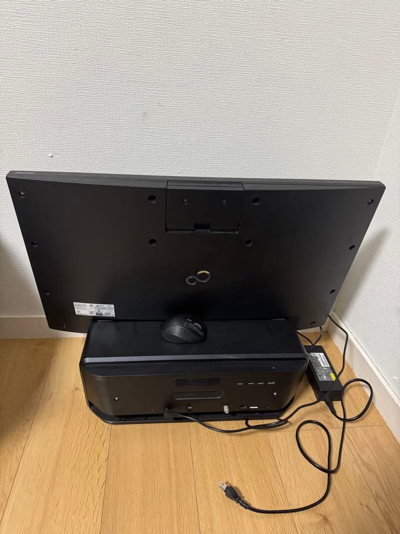 Fujitsu FMVF90A3B 一体型パソコン 初期化済み