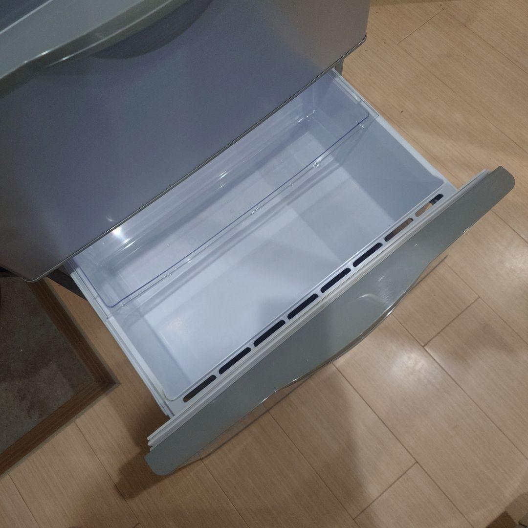 255L AQUA 3ドア冷蔵庫 AQR-261A