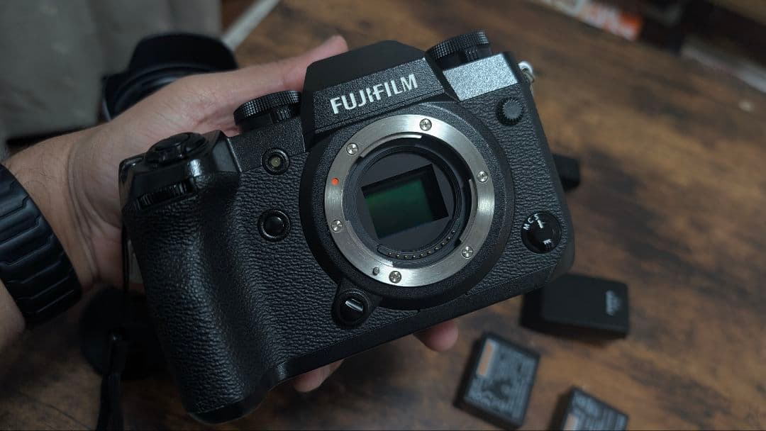 FUJIFILM xh1+Sigma18-50mm+バッテリー(三個)