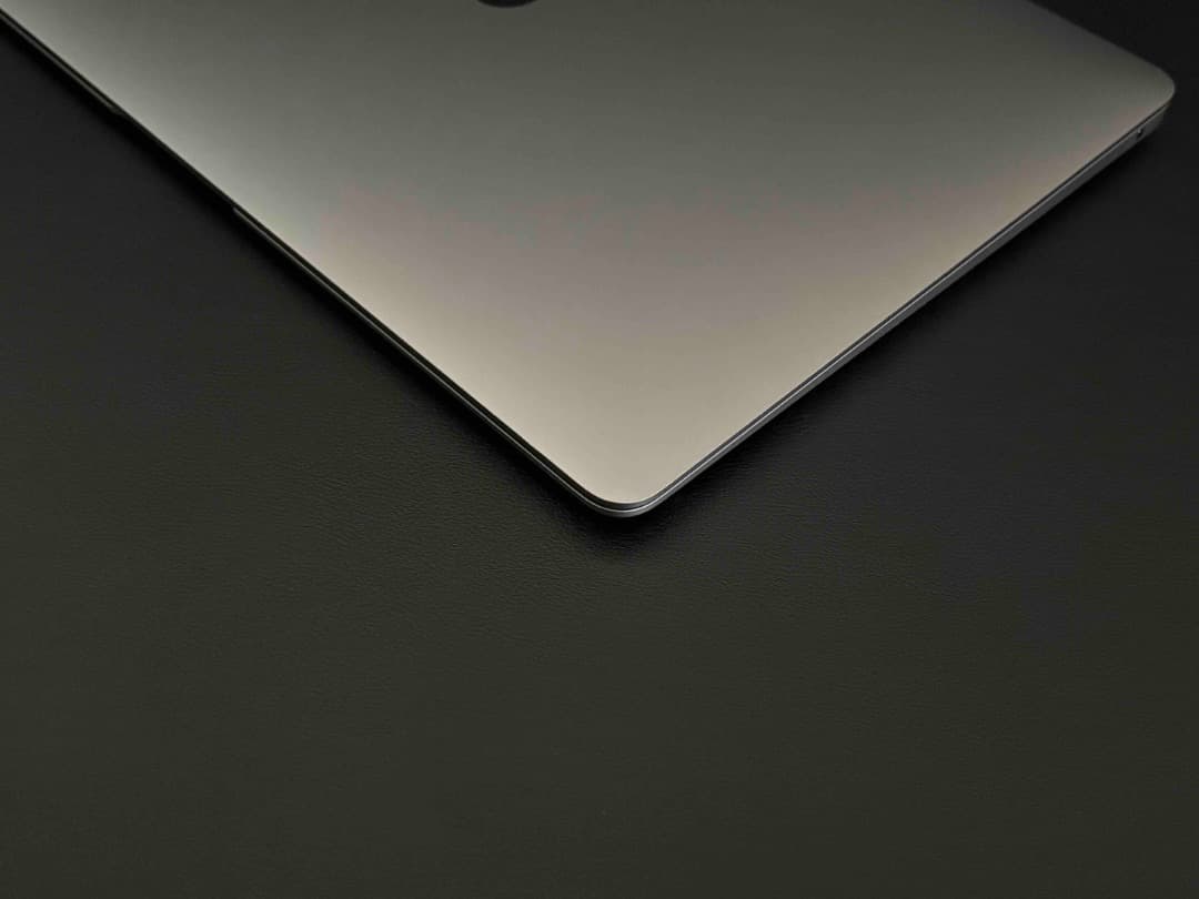 【美品】MacBook Air（M1,2020）13.3㌅ 512GB CTO