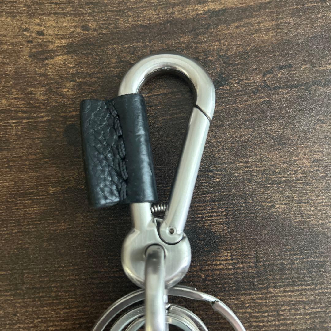 エンダースキーマ カラビナ キーホルダー 黒 3連リング