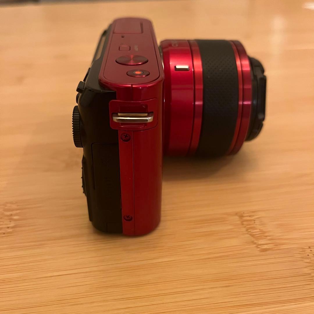 Nikon 1 J1 レッド コンパクトデジタルカメラ