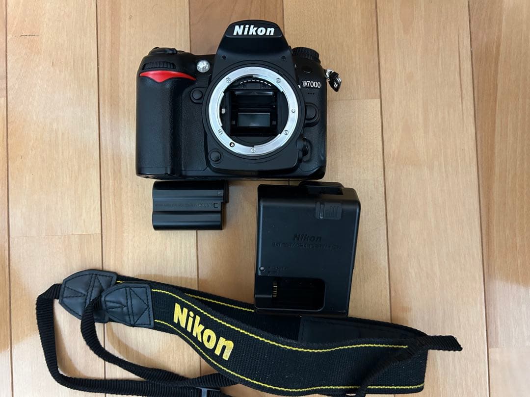 (撮影回数11万回以上のためジャンク扱い 即買い✖️)Nikon D7000本体