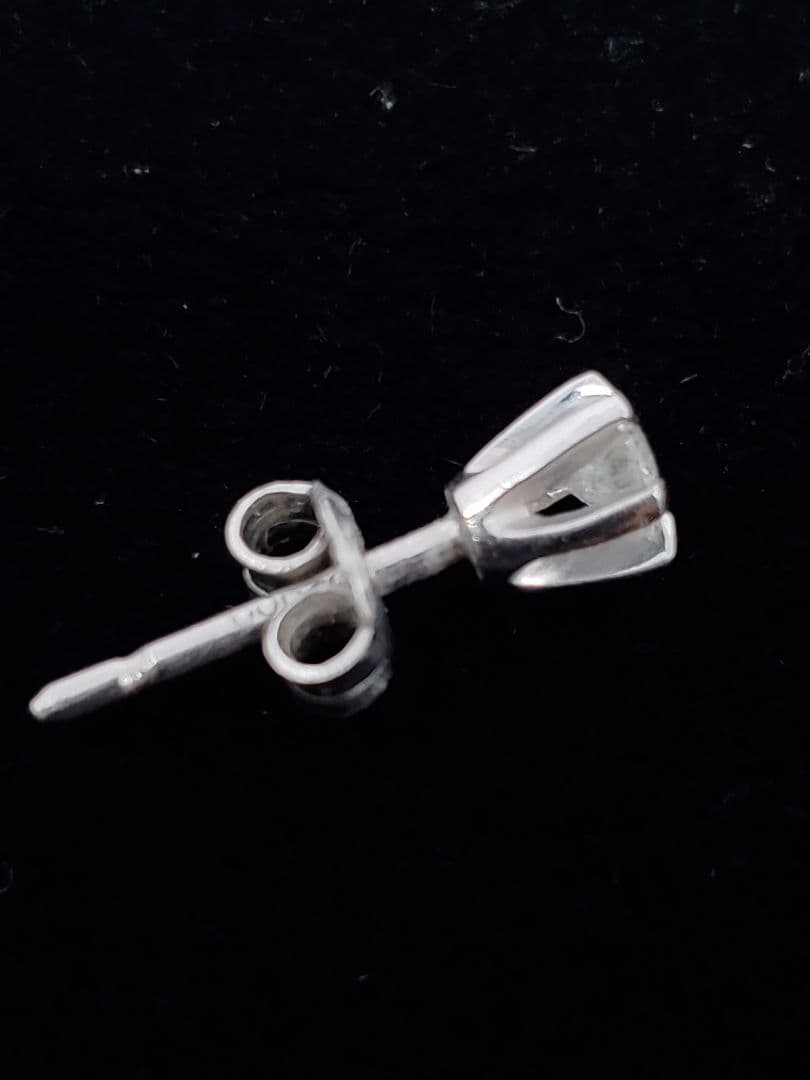 Pt900 ダイヤ　ピアス　0.11ct 片耳　ダイヤモンド