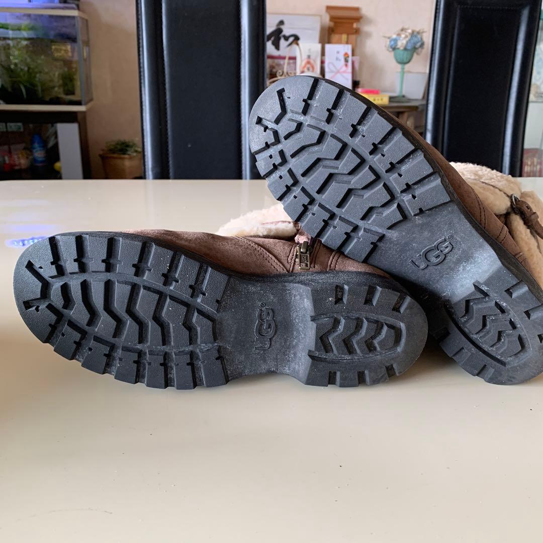 じぇり美品UGG ブラウン ファー付きショートブーツ23㎝