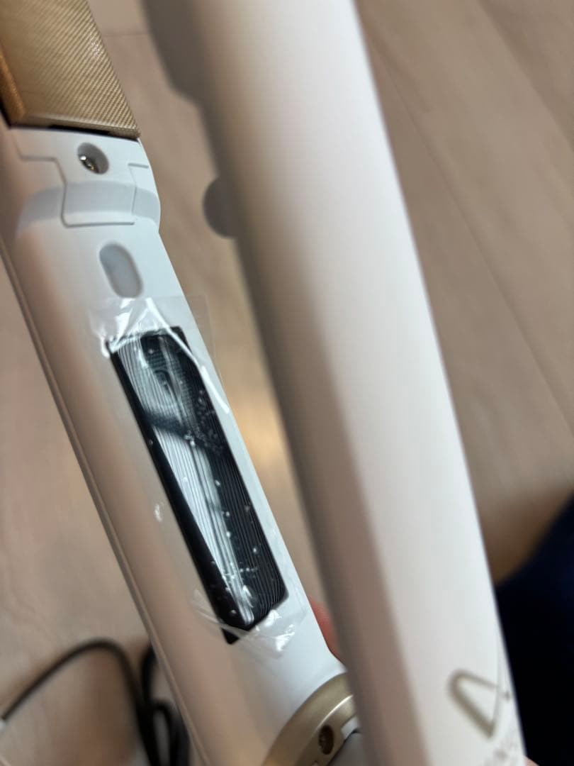 【未使用／海外対応】ホワイト ストレートヘアアイロン