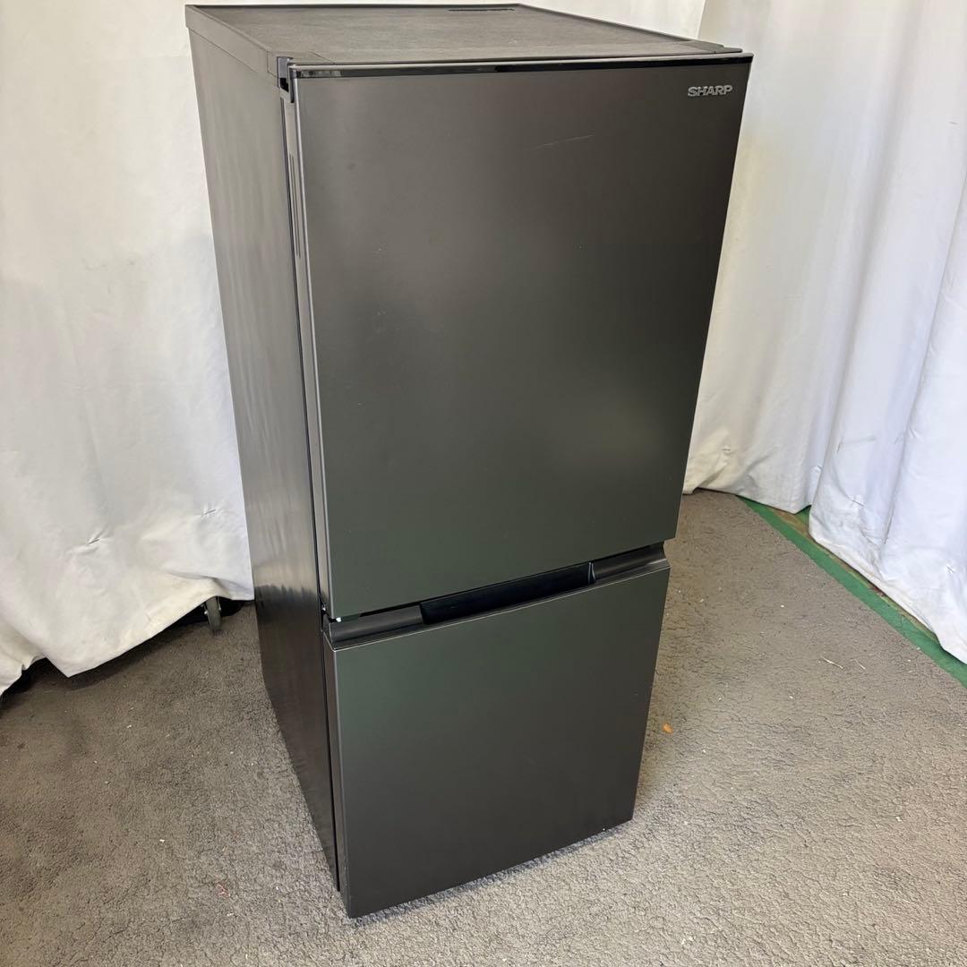 101⭕️冷蔵庫　SHARP　家電　一人暮らし　黒　設置無料　両開き　安い　小型