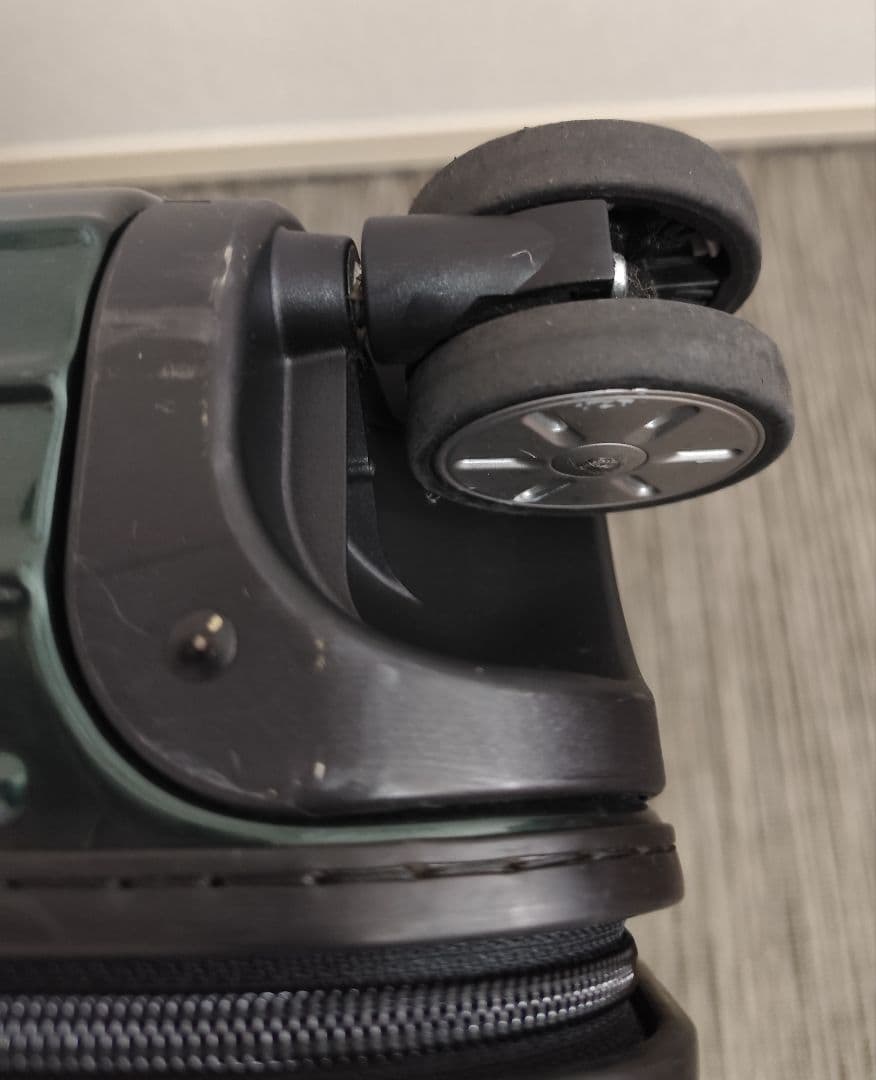 ★RIMOWA SALSA ダークグリーン 約６０リットル（チェコ製）