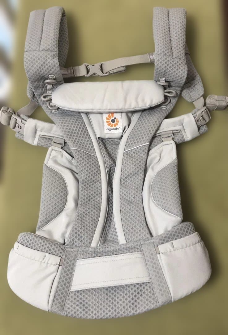 ergobaby 抱っこ紐 オムニブリーズ　グレー　ヨダレカバー　ケープ　セット