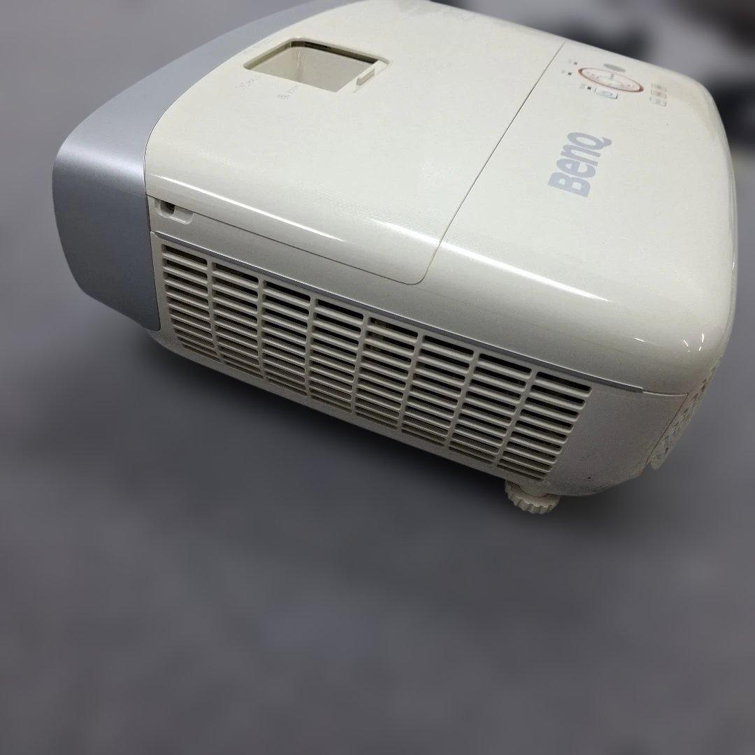 短終点タイプ BenQ プロジェクター本体 DLP技術
