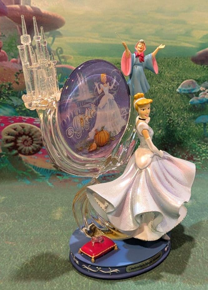 ディズニー スワーリング プリンセス　シンデレラズ・マジック・モーメント　レア