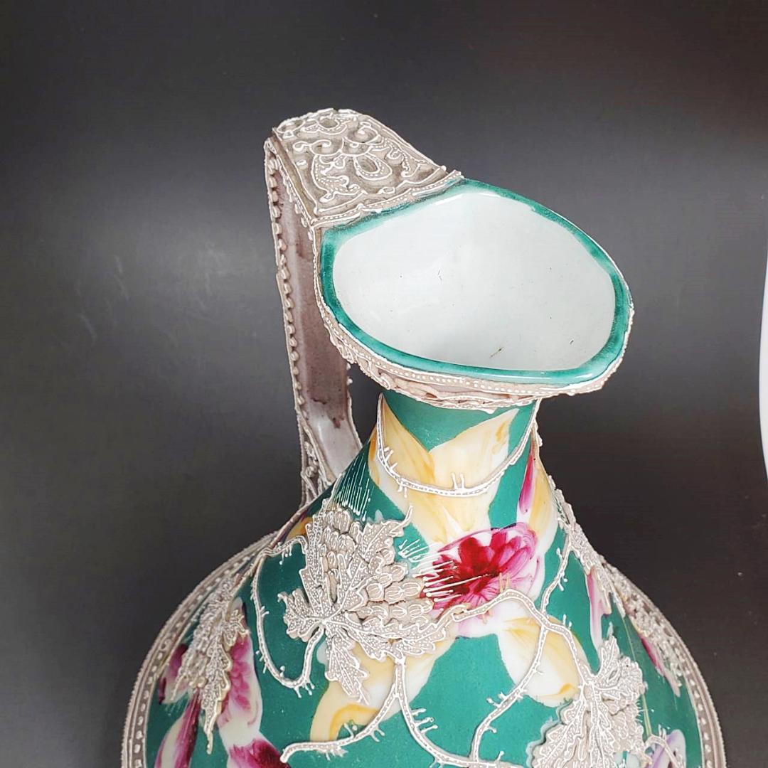 里帰り　21.5㎝　　オールドニッポン　緑蒼地一陳盛上花図紋片耳飾壷