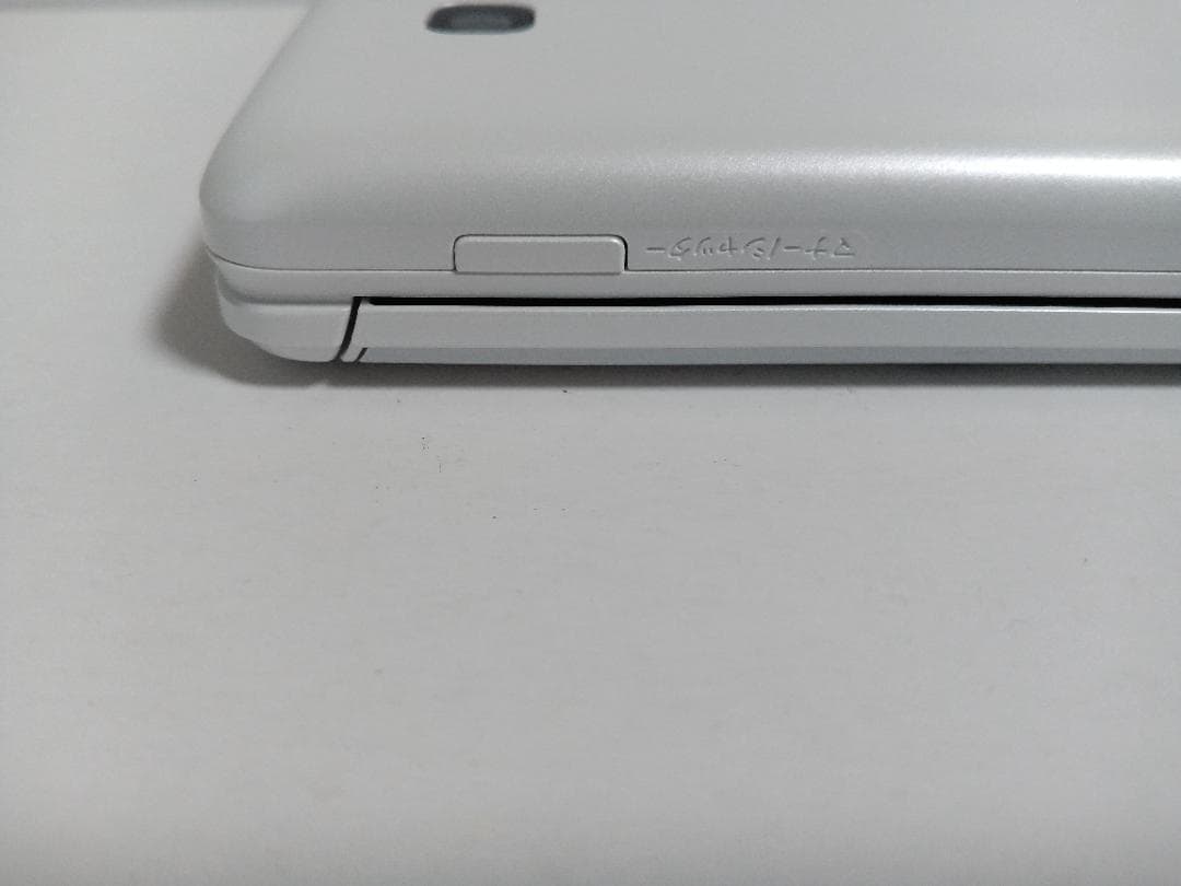 ☆ au GRATINA KYF42 ホワイト SIMロック解除済み