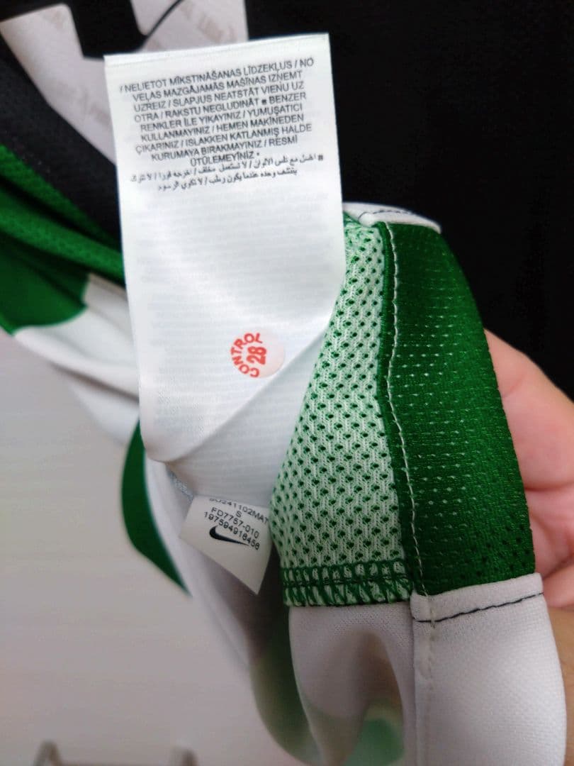 スポルティング　 新品タグ付きユニフォーム　ヨケレシュ