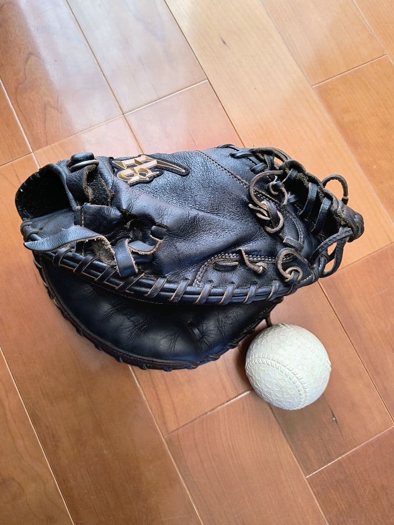 ハイゴールド 軟式キャッチャーミット　グローブ 己極　嬉しい型良好！　M球おまけ