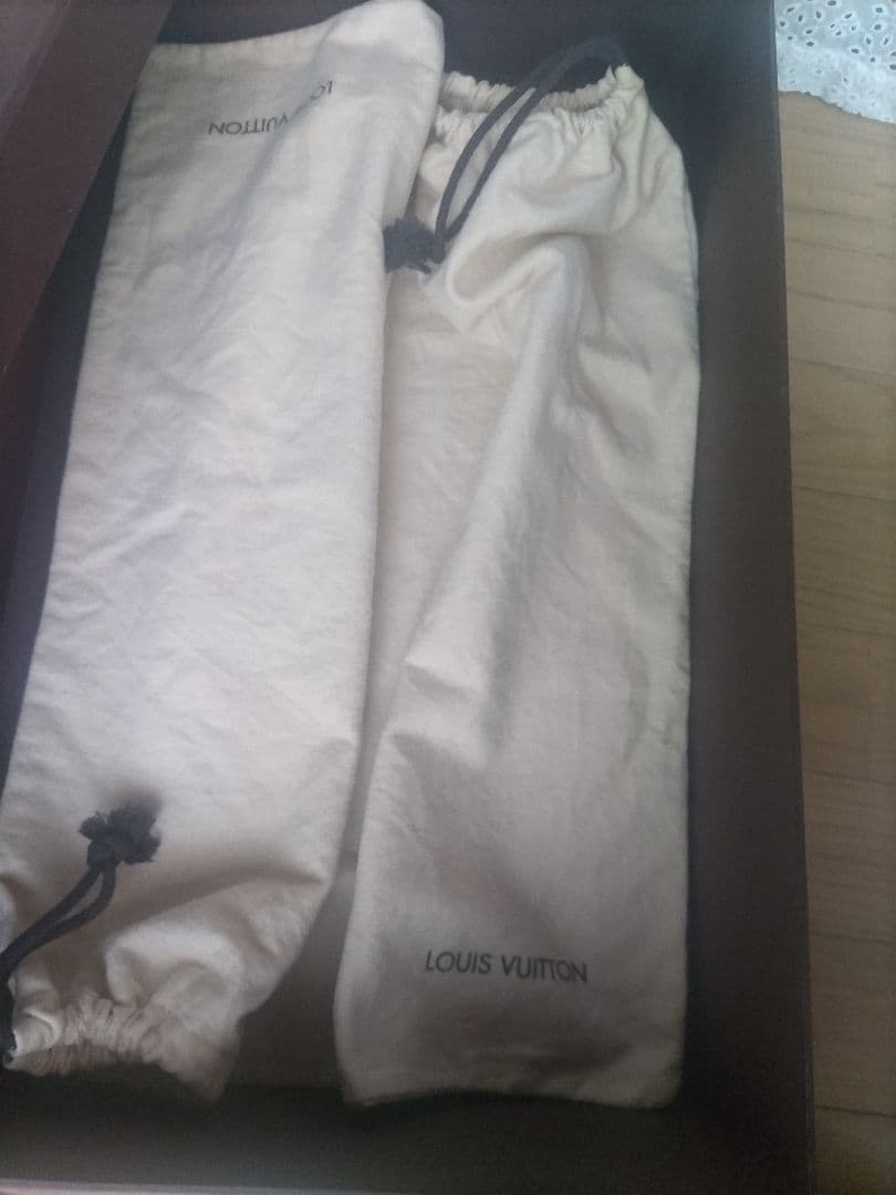 ルイ・ヴィトン LOUIS VUITTON ロングブーツ　レースアップブラック