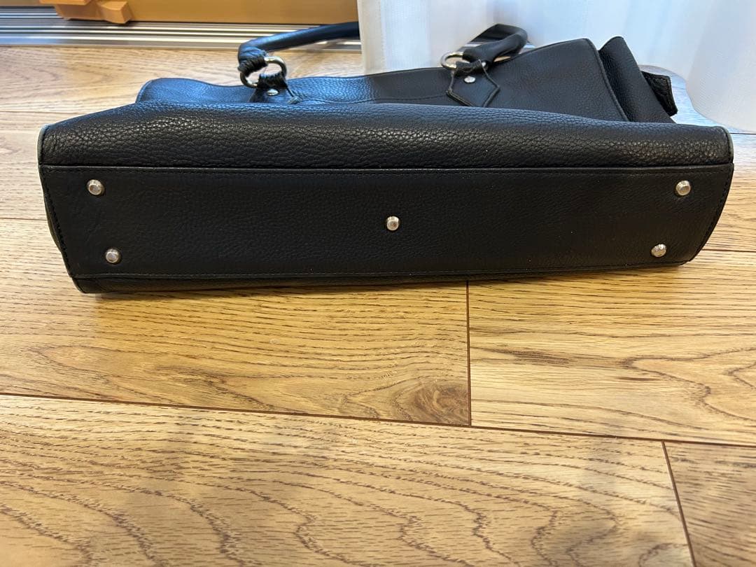 ヴィヴァンウエストウッド　型押しレザーバッグ