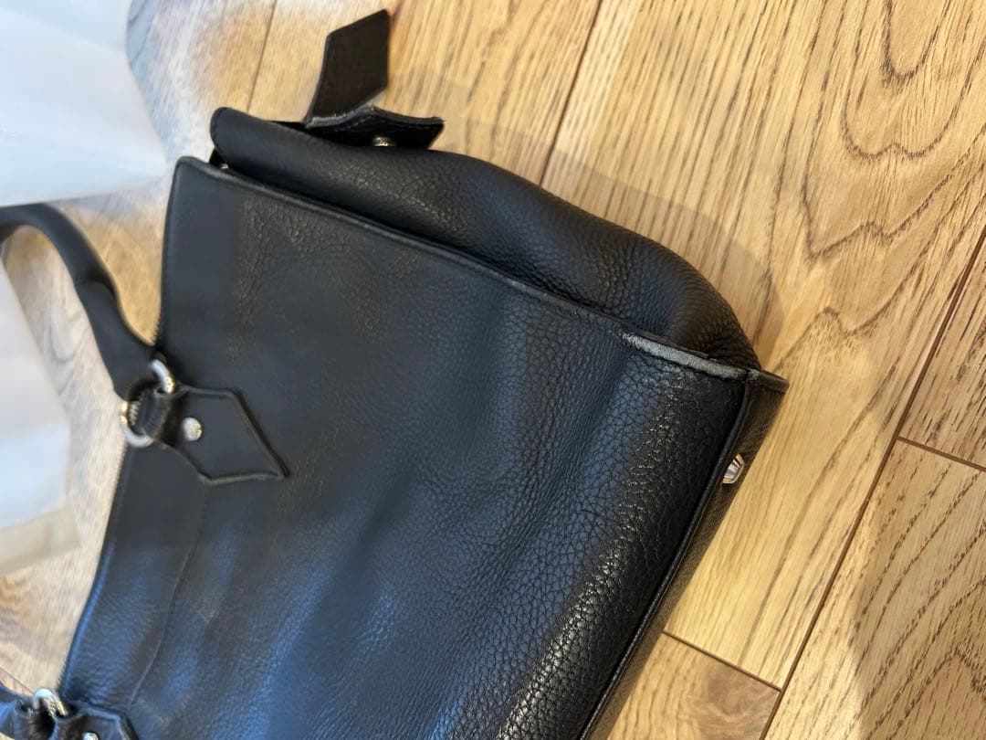 ヴィヴァンウエストウッド　型押しレザーバッグ