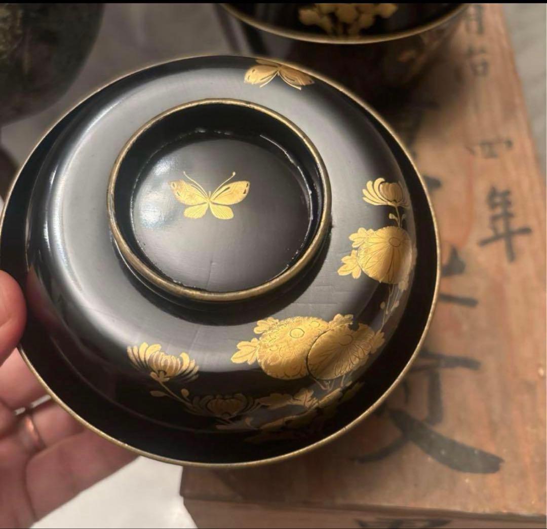 芸術的なお花、蝶々とふんだんに使われた金彩が美しい豪華絢爛な木製輪島漆塗お椀2客