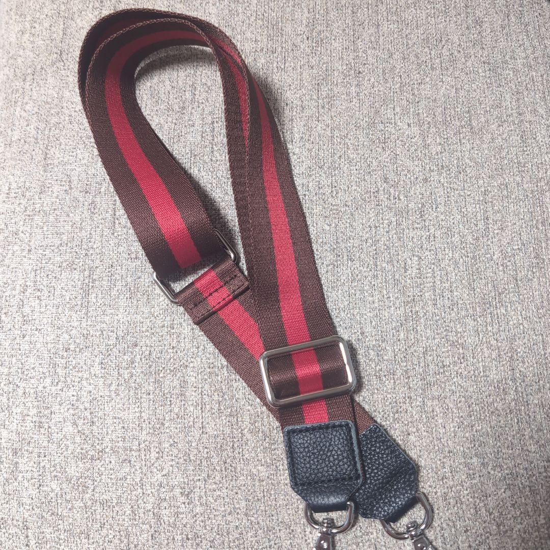 ペシンシャ バッジモチーフレザーショルダーバッグ