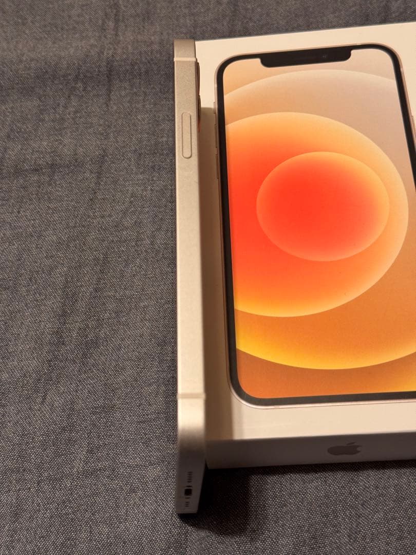 Apple iPhone12 ホワイト64GB 美品