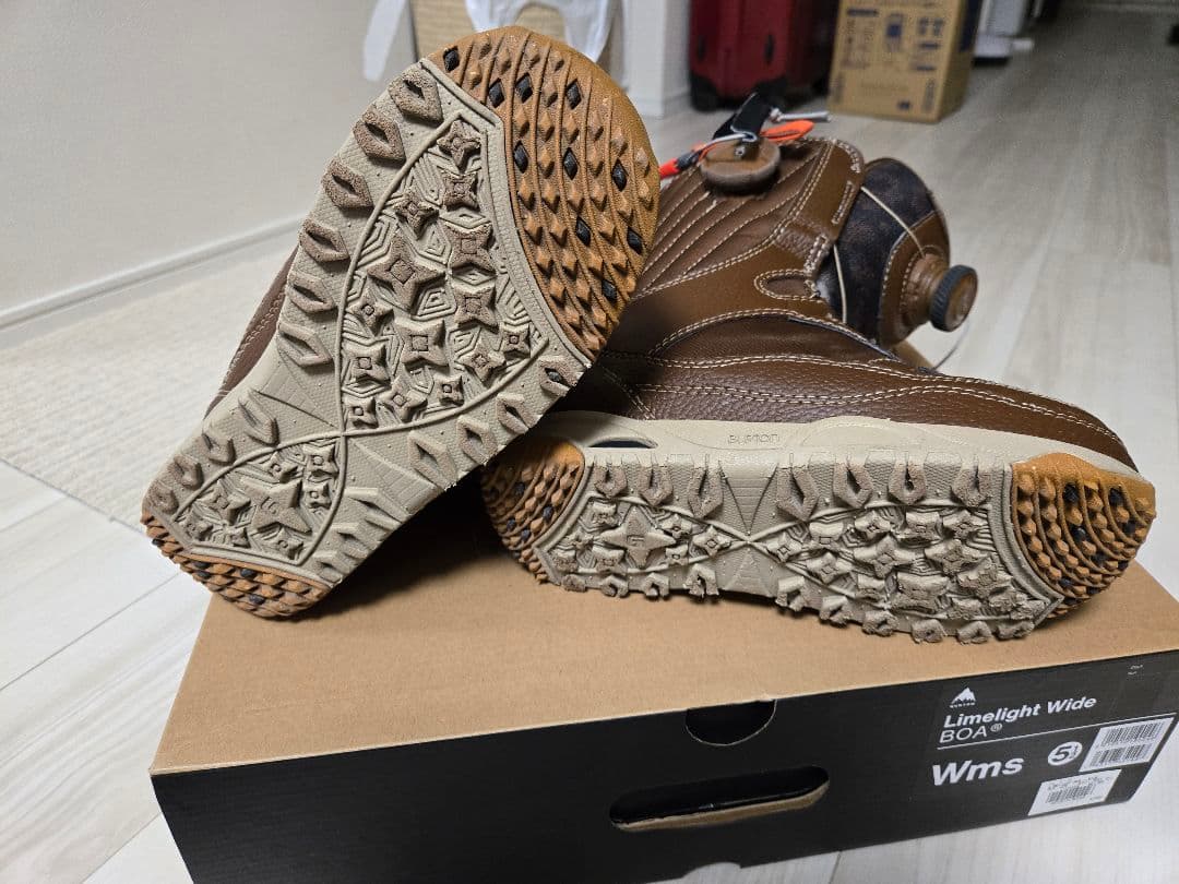 BURTON　レディースブーツ美品　大人気のライムライト　ボア