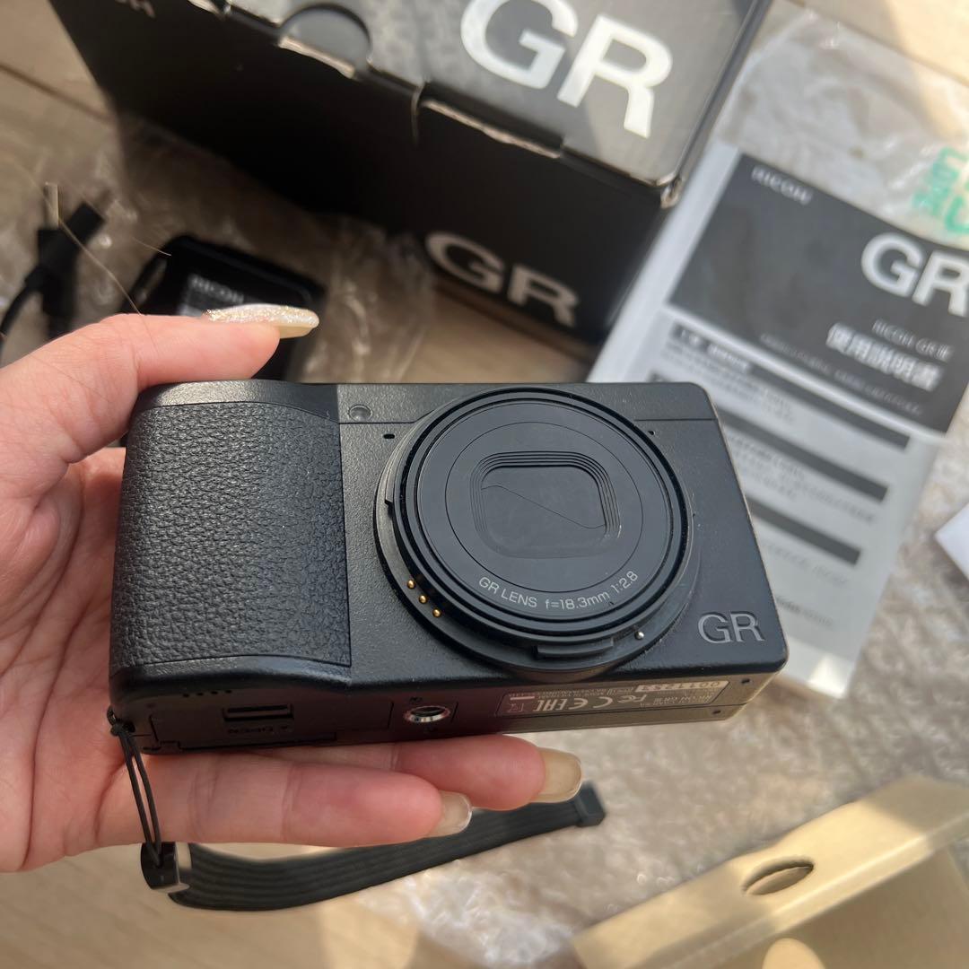 RICOH GR III 動作良好 液晶にじみあり バッテリー3個付き