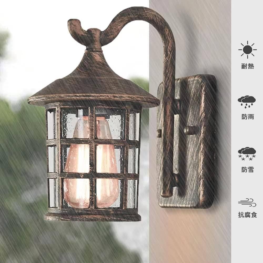 レトロな雰囲気の玄関ライト
