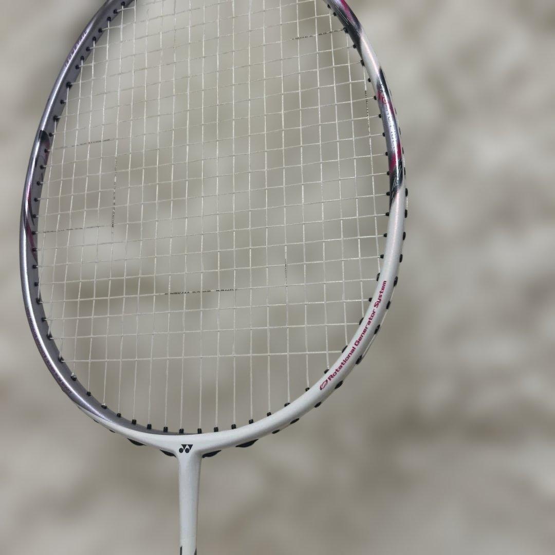 【美品】ヨネックス　バドミントンラケット ASTROX66 4UG5
