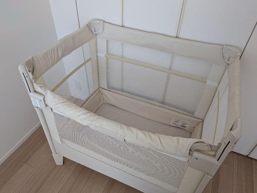 美品★アップリカ　ココネルエアー　ミルクホワイト