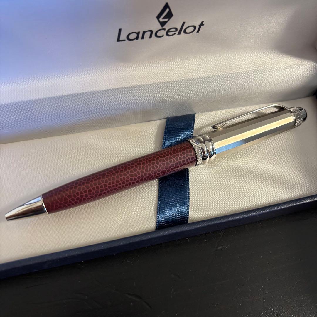 ぺんてる ランスロット Lancelot 8シリーズ ボールペン ワインレッド軸