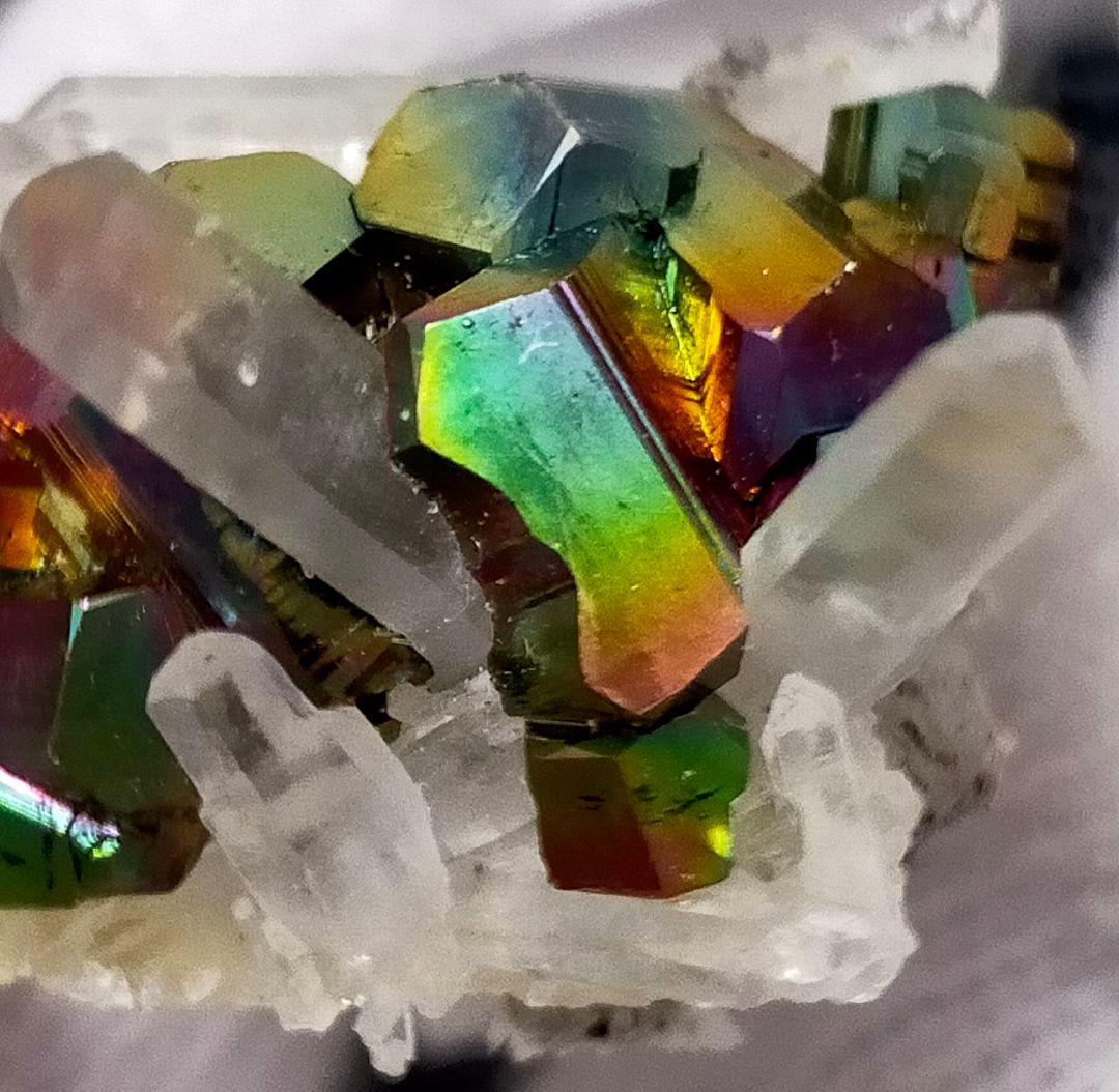 笛*様 【コレクター向】レインボーパイライト 水晶クラスター 共生 インドネシア