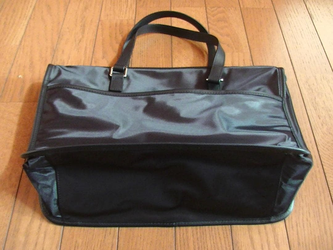 未使用展示品　ハンティングワールドバッグ未使用展示品　カラー黒