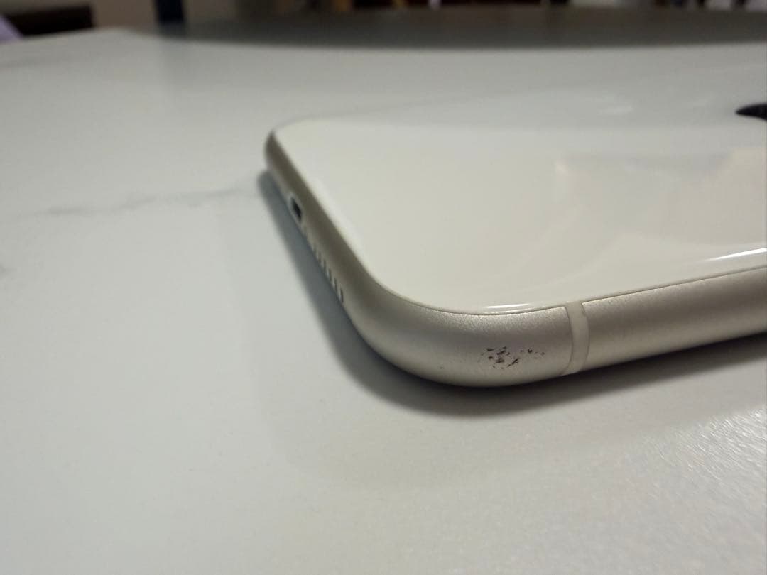 iPhone11 本体　64 ホワイト