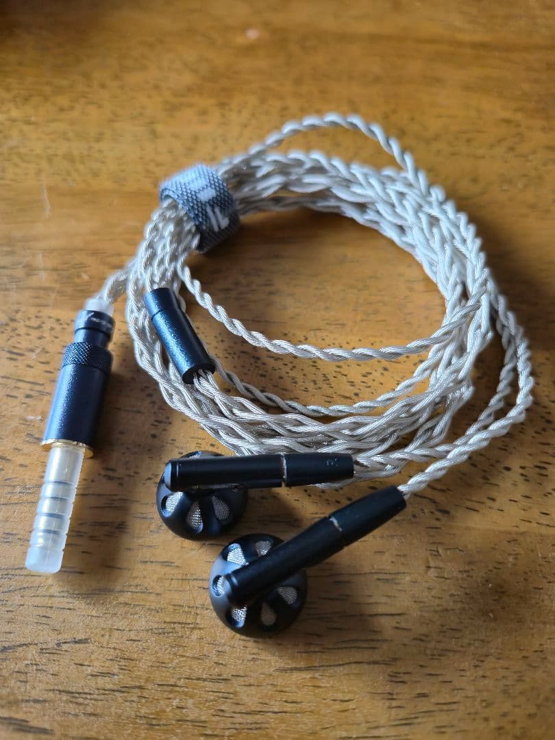 【極美品】FiiO FF5　有線イヤホン/イントラコンカ型　即購入可能