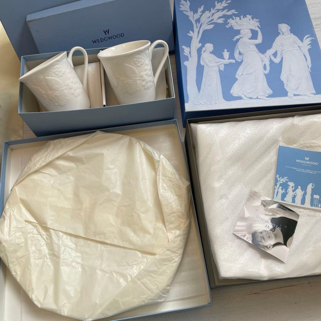 新品箱ありストロベリー＆バインエスリアルスクエアボール4点セット