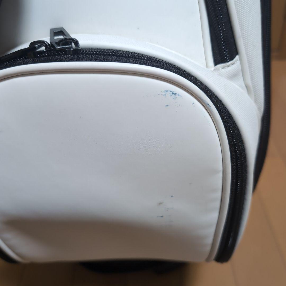 トラヴィスマシュー　キャディバッグ 白黒