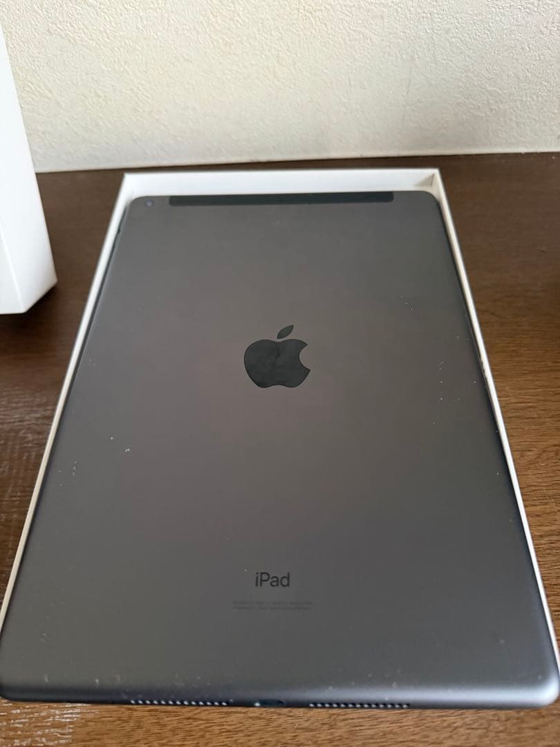 Apple iPad 7世代 32GB セルラーモデル スペースグレー
