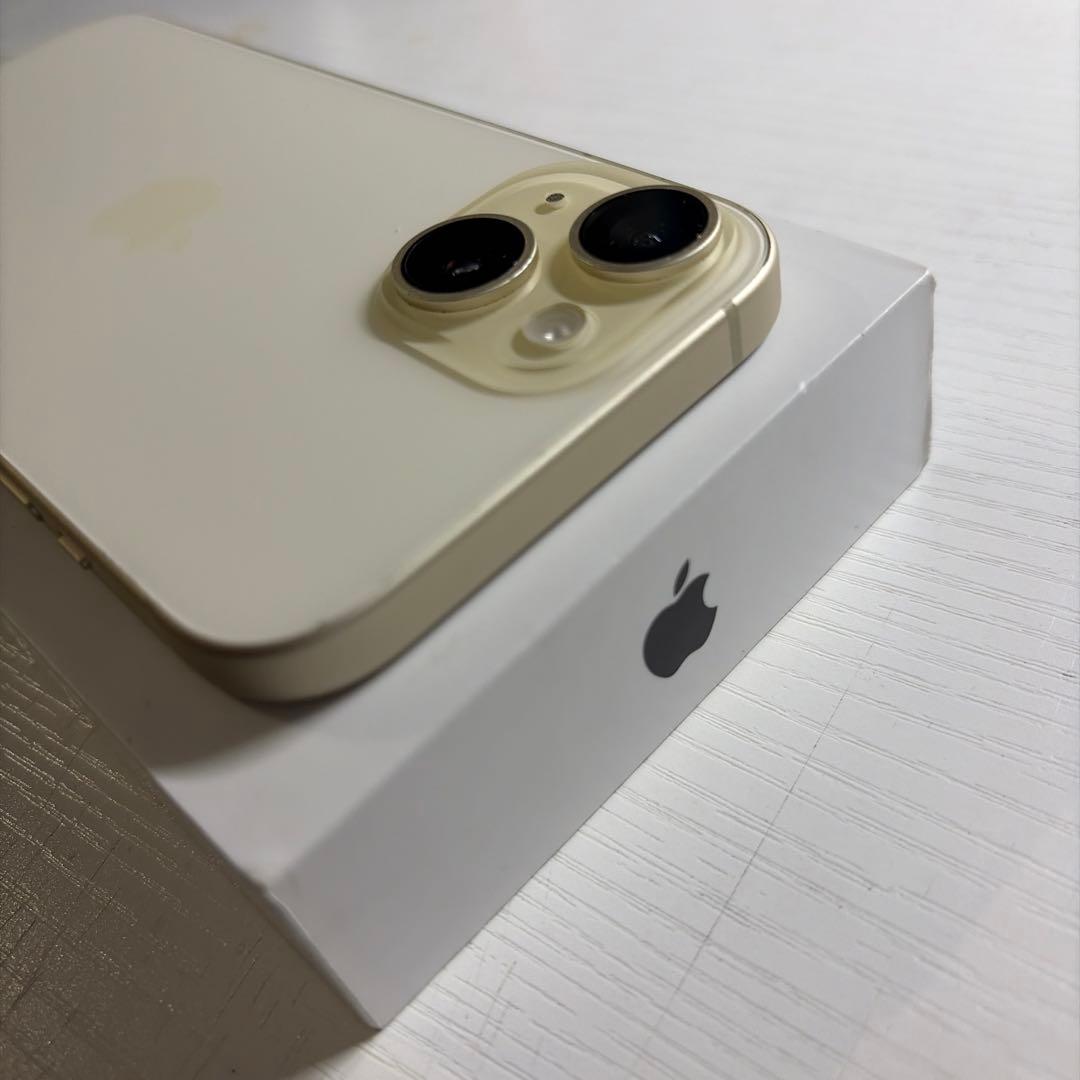 iPhone 15 128GB イエロー SIMフリー 極美品