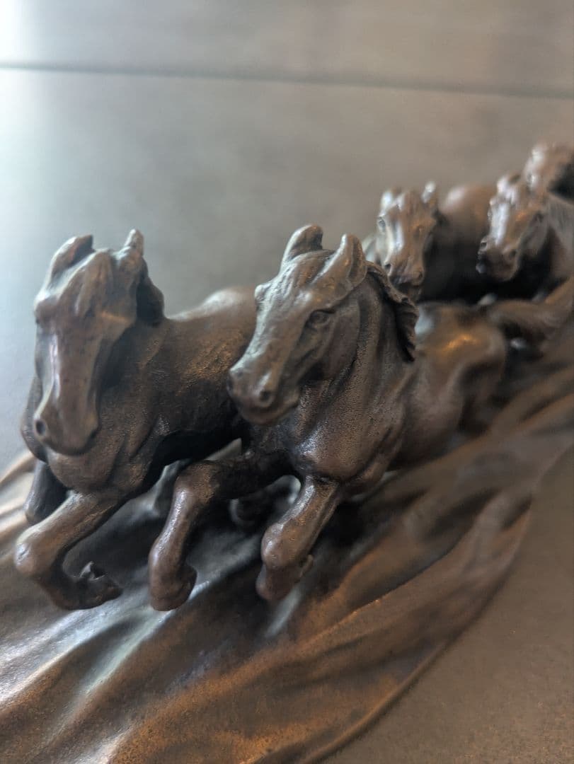 馬九行久 銅像 置物 ブロンズ製 競馬 記念品 縁起物 馬のオブジェ　午年