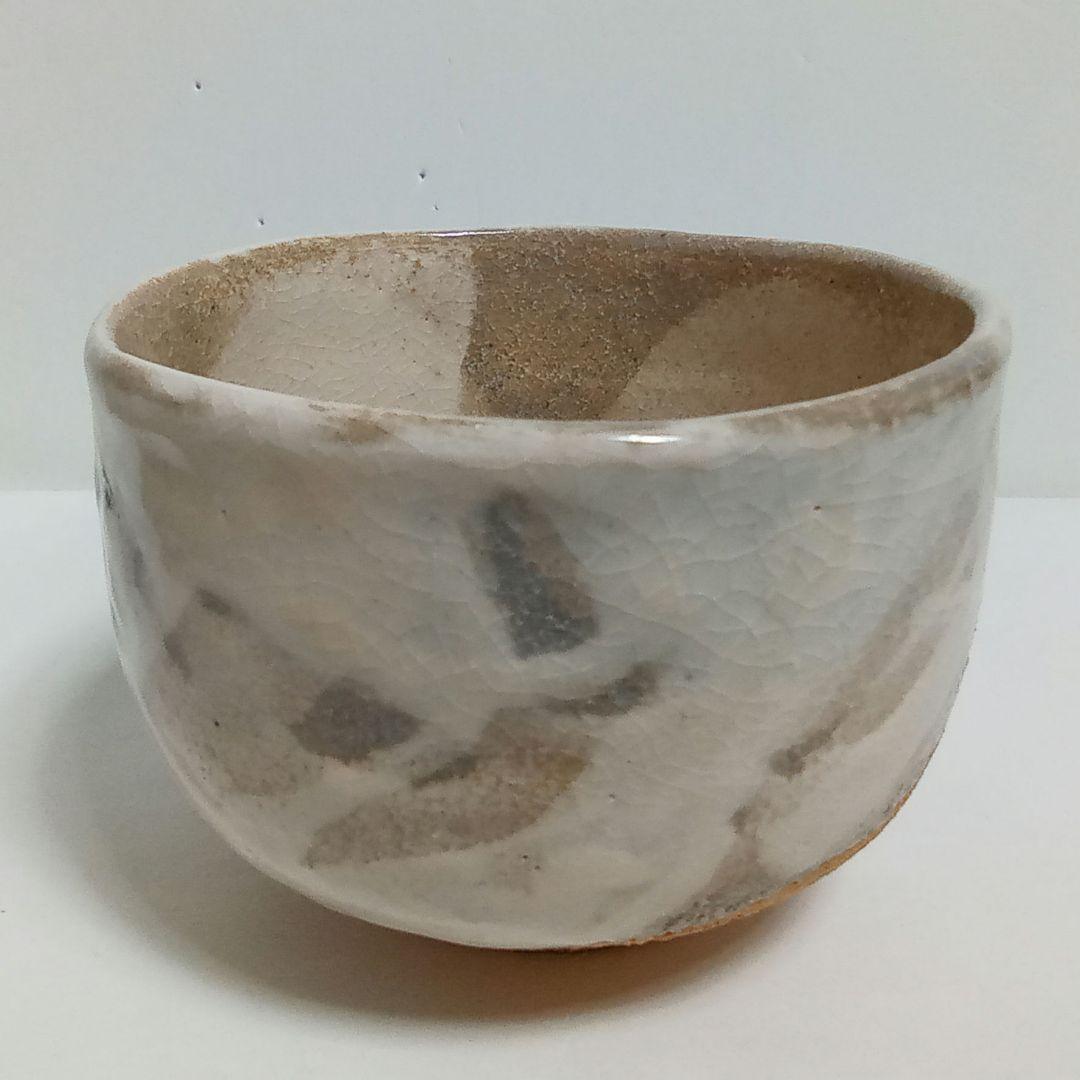 抹茶茶碗　裂白釉　しだれ桜　竹桂庵