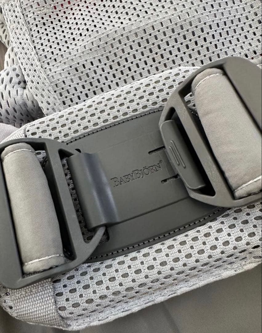 【最上級モデル】ベビービョルン 抱っこ紐 ハーモニー メッシュ シルバー 美品