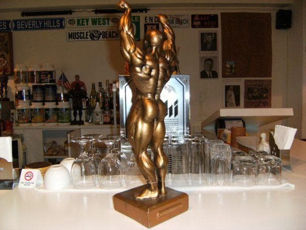 非売品★ミスターオリンピア ボデイビル セルジオ・オリバー トロフィー オブジェ