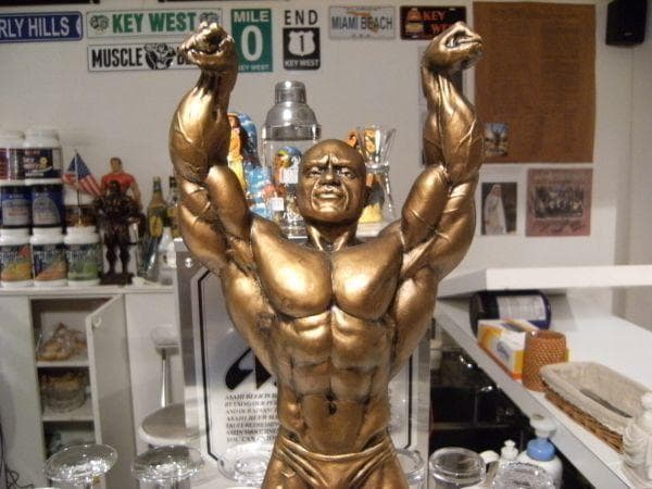 非売品★ミスターオリンピア ボデイビル セルジオ・オリバー トロフィー オブジェ