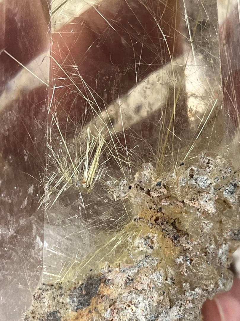 【天然石】ルチルクォーツ　ポイント　タワー　置物 高さ約20cm 流木台座付き